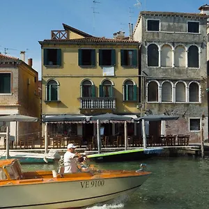 Casa Virginia Direct At The Canal Cannaregio With Own Roof Terrace Venice